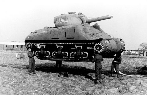 Lifting an Inflatable dummy Sherman Tank (southern England, 1944) — The ghost Army ( U.S. 23rd Headquarters Special Troops).