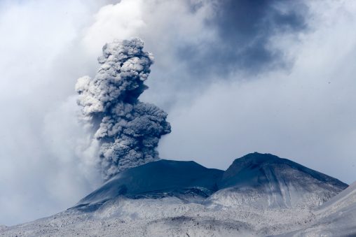 Sabancaya volcano erupting, Peru, 2017 (Galeria del Ministerio de Defensa del Perú, CC BY 2.0)